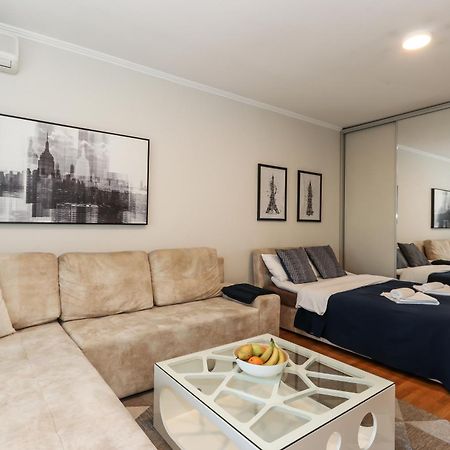 New Belgrade Apartments, Parking 5 Eur Per Day Exterior photo