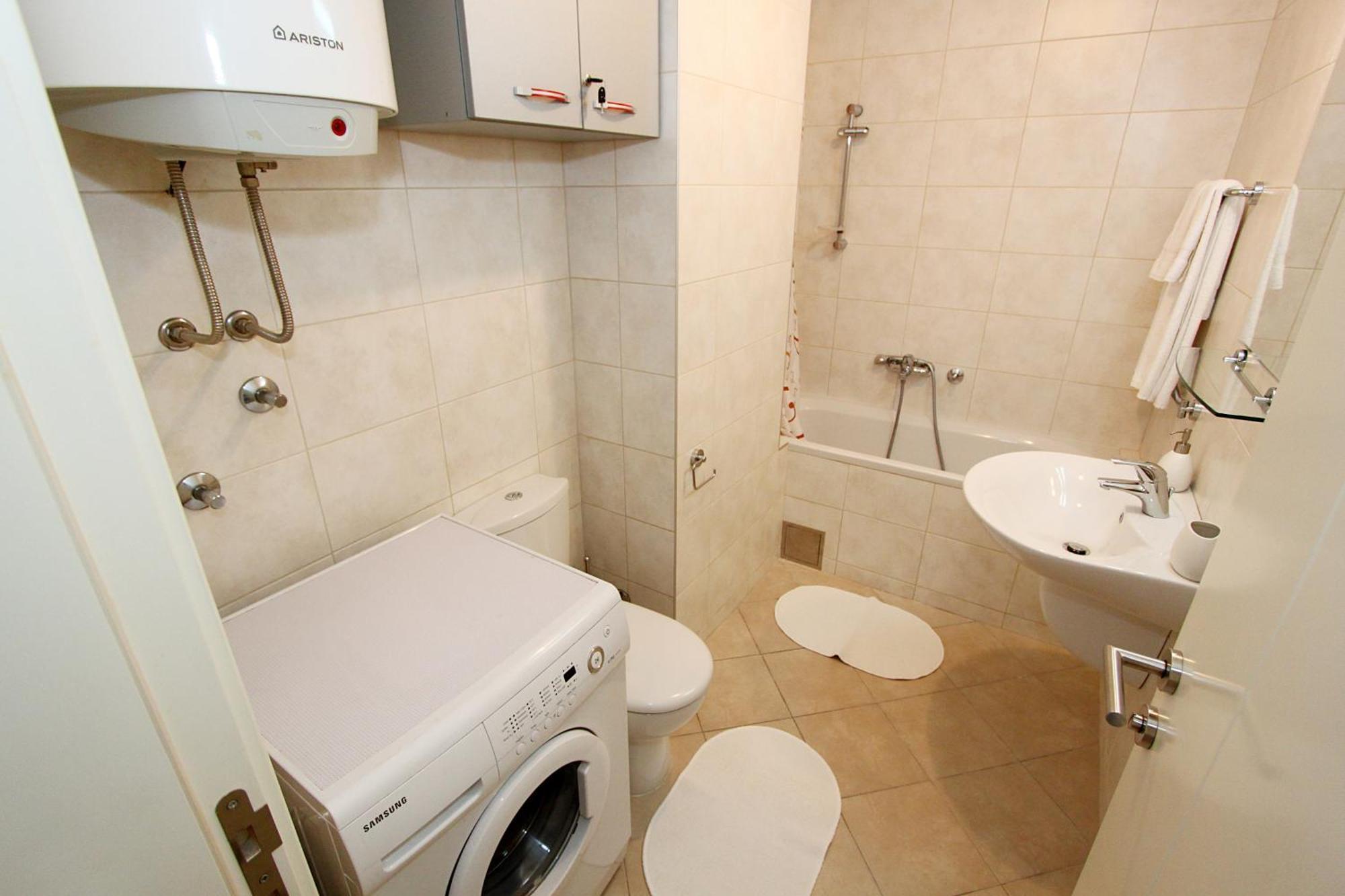 New Belgrade Apartments, Parking 5 Eur Per Day Room photo